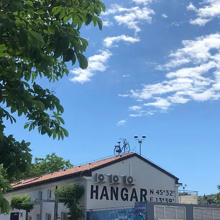 Hangar Apartamento Izola