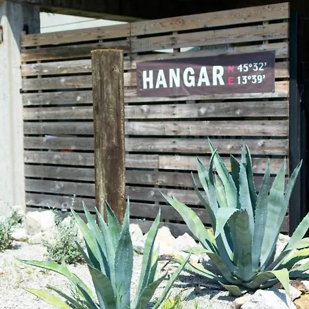 Hangar 아파트 *