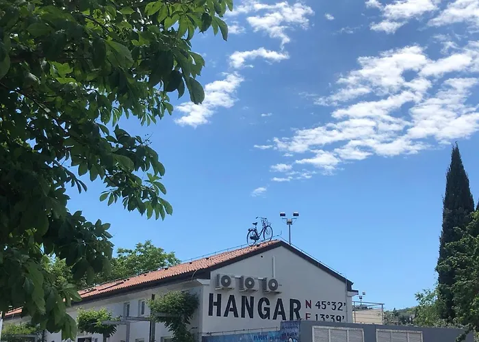 Hangar 公寓 伊佐拉