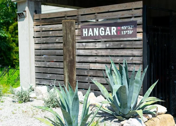 Hangar アパート *