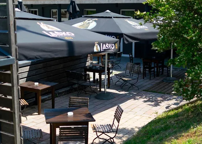 Hangar アパート *